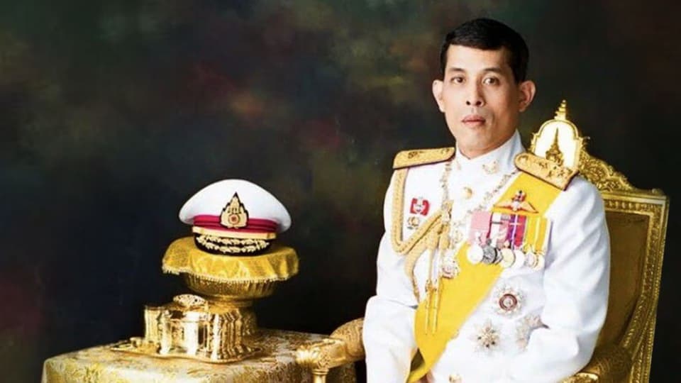 ในหลวง ร.10 พระราชทานเครื่องช่วยหายใจ 100 เครื่อง ให้ รพ.