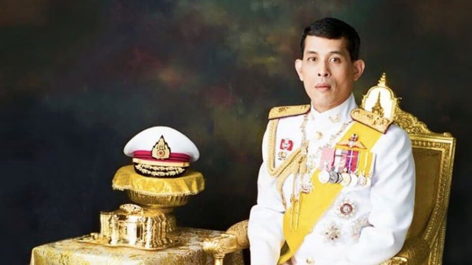 ในหลวง ร.10 พระราชทานพระบรมราโชบายเพื่อเป็นแนวทางรับมือโควิด-19 “แก้ไขให้ถูกจุด ก็เอาชนะได้”