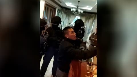 นาที ผบ.ตร.สั่งหน่วยอรินทราช 26 เข้าชาร์จจับ เสก โลโซ l อีจัน