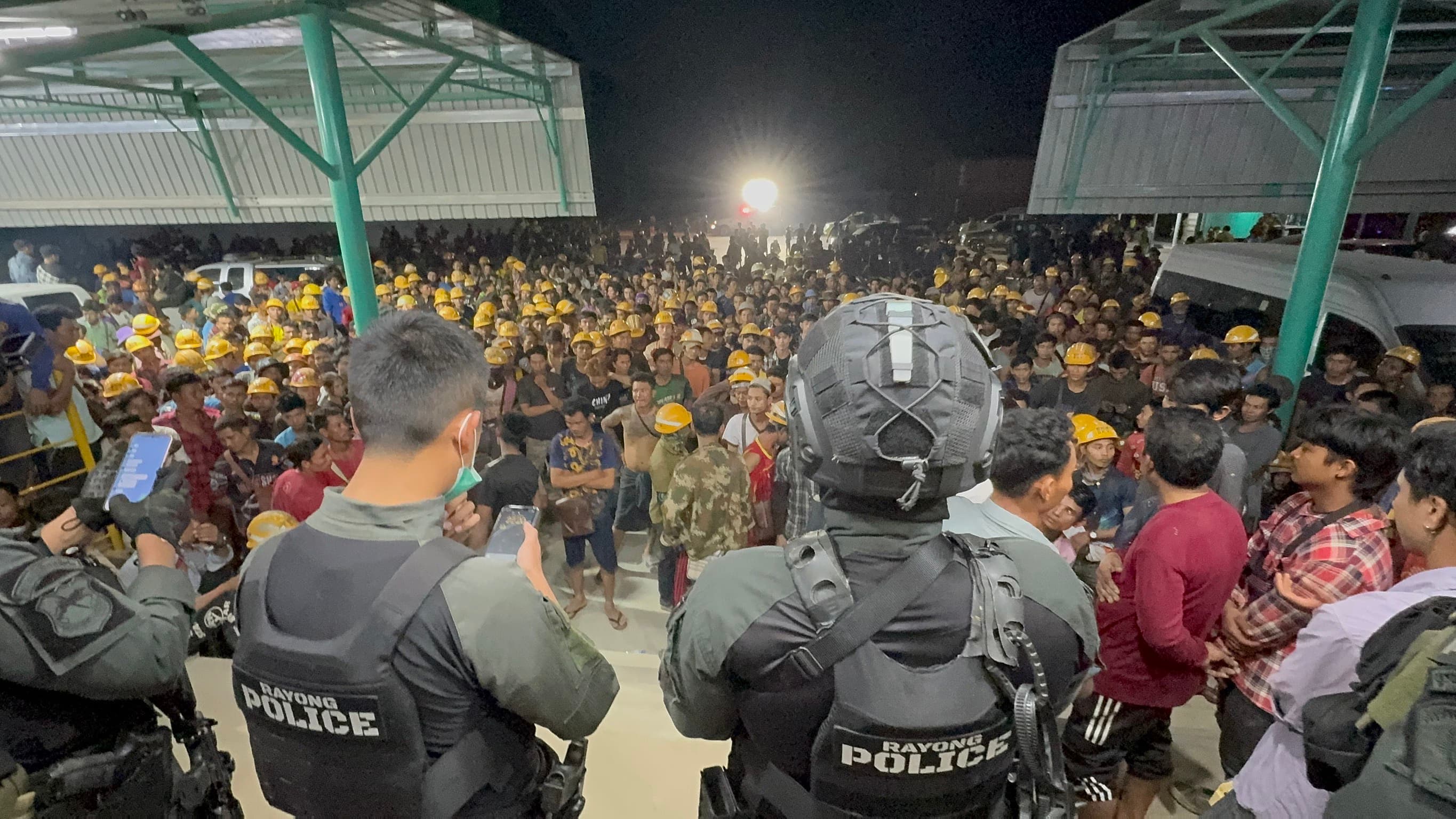 ยุติแล้ว! แรงงานพม่ายอมรับข้อเสนอศพละ 1.6 ล้านบาท ก่อนให้กู้ภัยนำศพไปชันสูตร