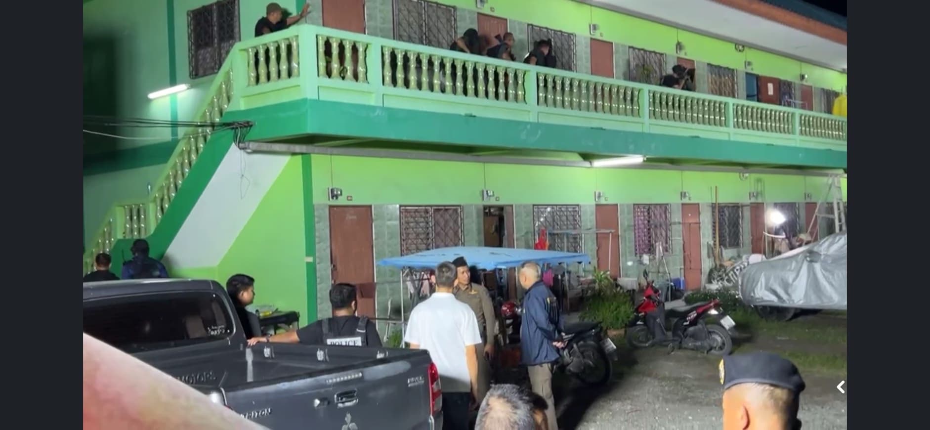 ตำรวจ ปิดล้อม คนร้าย หนีคดีชิงทรัพย์ ยิงต่อสู้